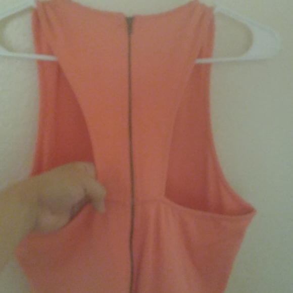 Peach dress - Picture 3 of 3